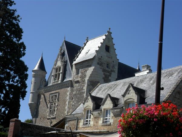 Musée-Château de Villevêque -  Hôtel 3 étoiles l'Océane proche d'Angers en Maine et Loire